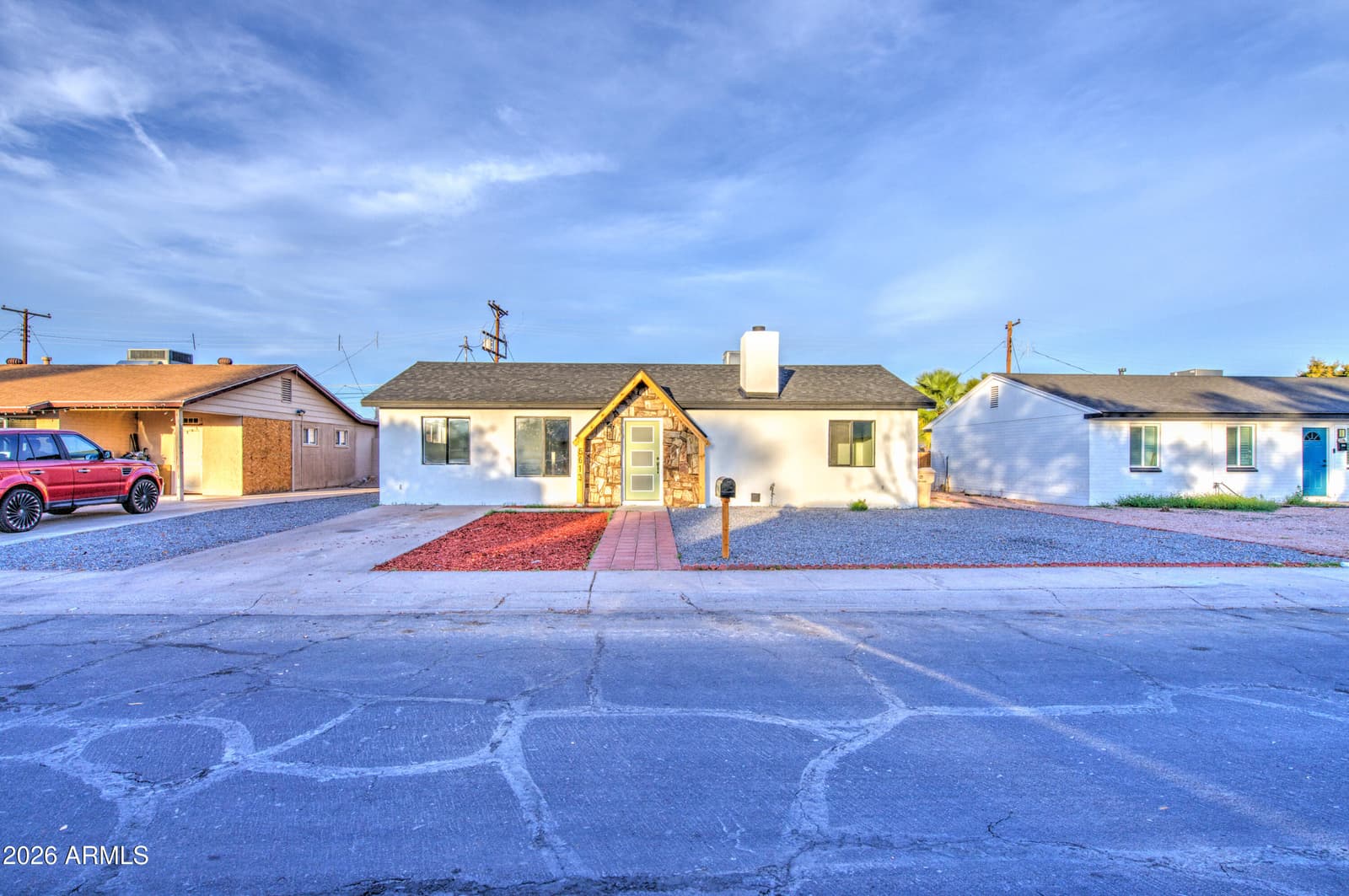 5613 N 63rd Drive, Glendale, AZ 85301 — photo 4 of 48