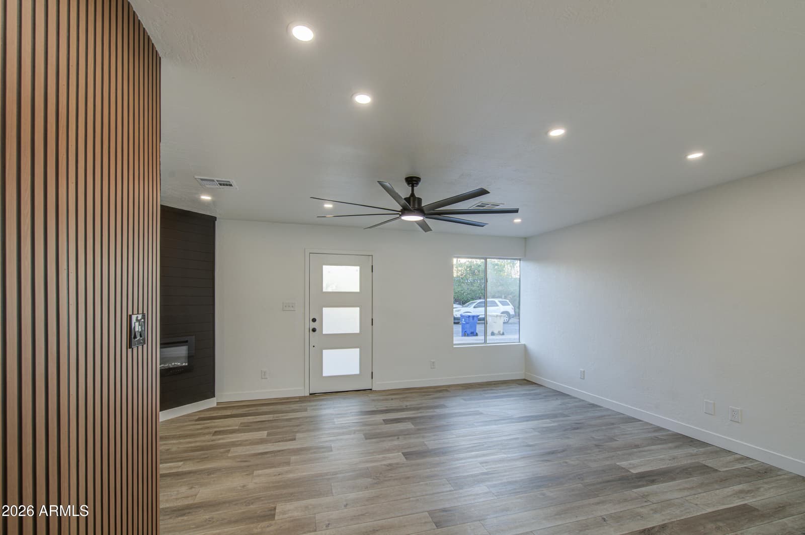 5613 N 63rd Drive, Glendale, AZ 85301 — photo 11 of 48