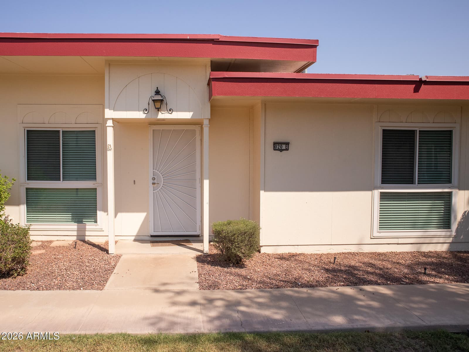 10020 W Royal Oak Road E, Sun City, AZ 85351 — photo 1 of 20
