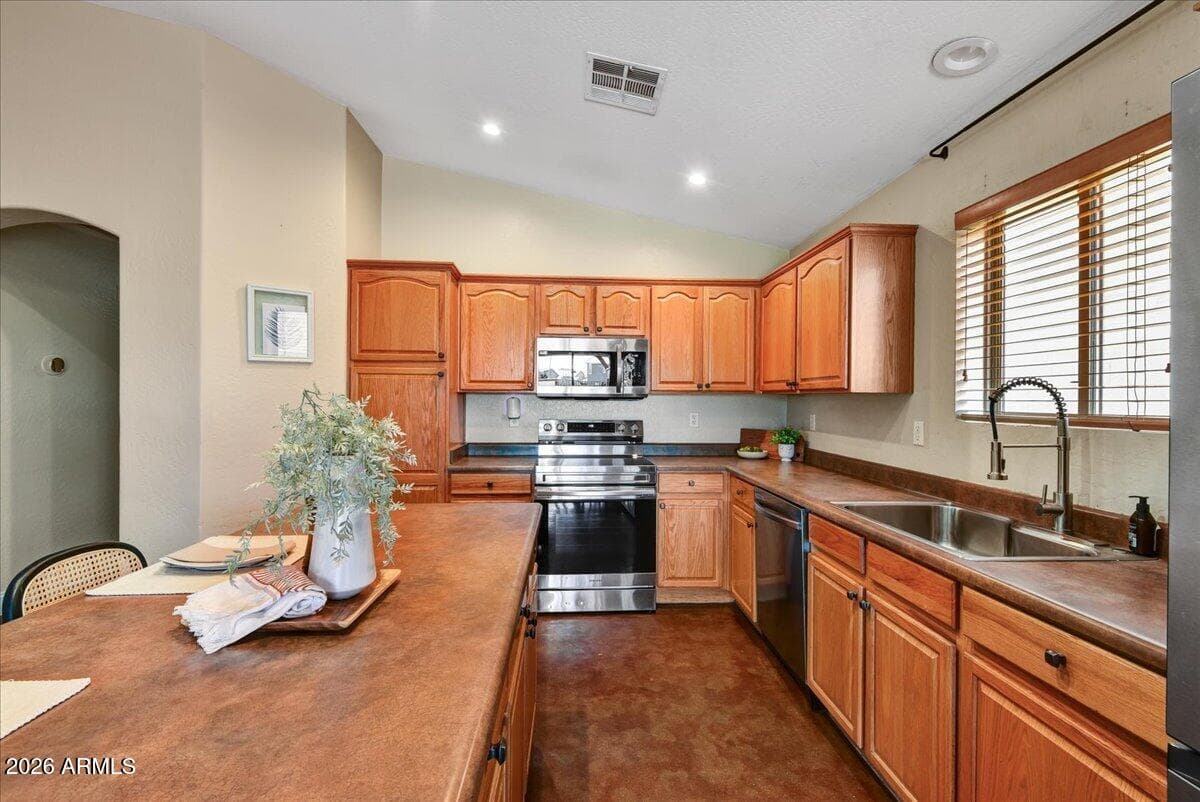 6817 W Desert Lane, Laveen, AZ 85339 — photo 3 of 17