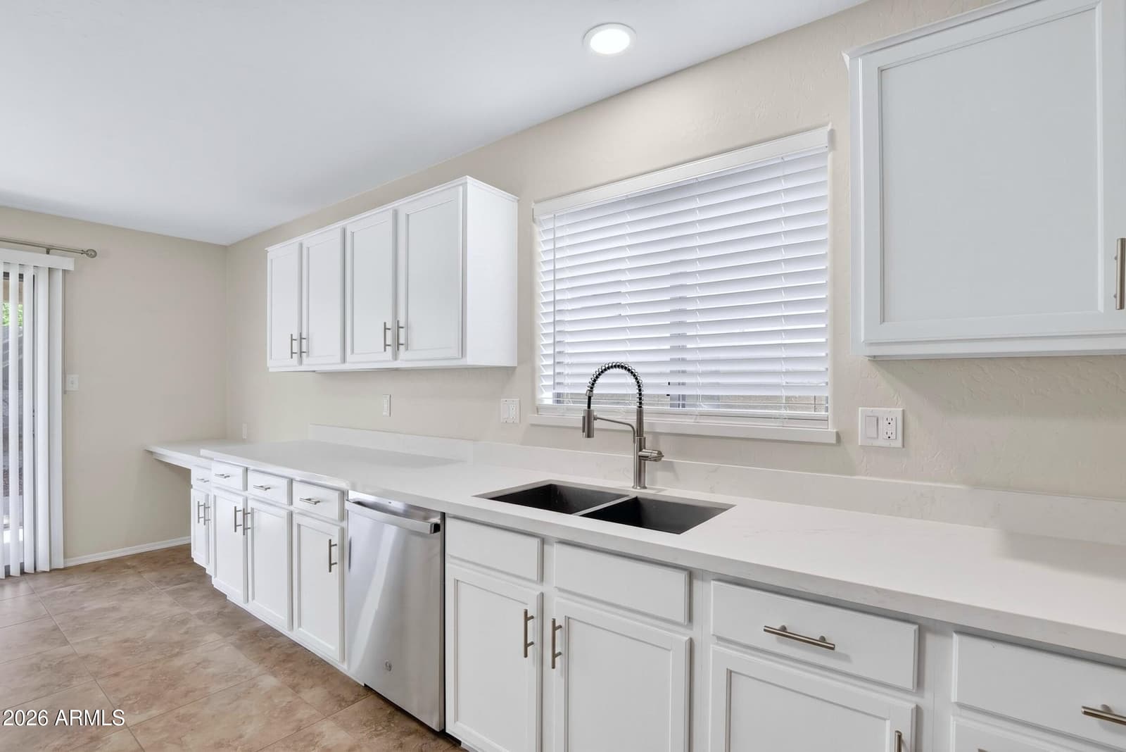 1715 E Branham Lane, Phoenix, AZ 85042 — photo 8 of 53