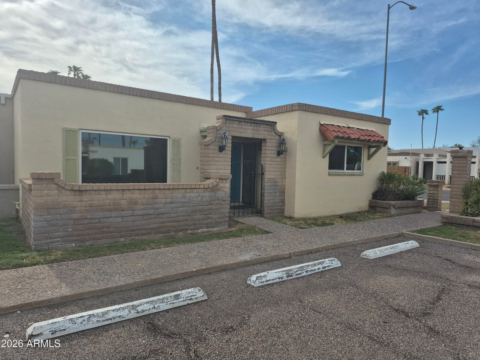 560 N Hobson Plaza, Mesa, AZ 85203 — photo 2 of 43