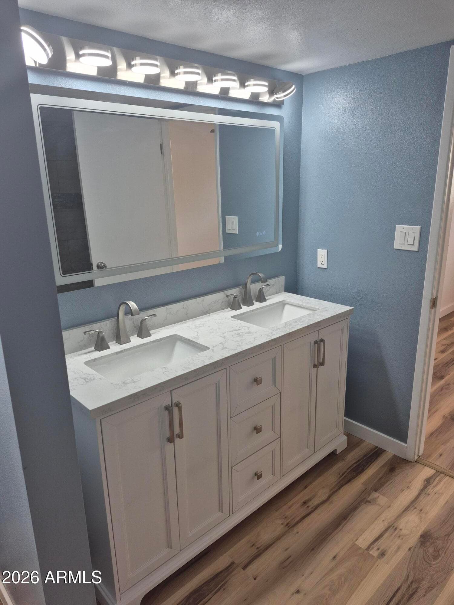 560 N Hobson Plaza, Mesa, AZ 85203 — photo 18 of 43