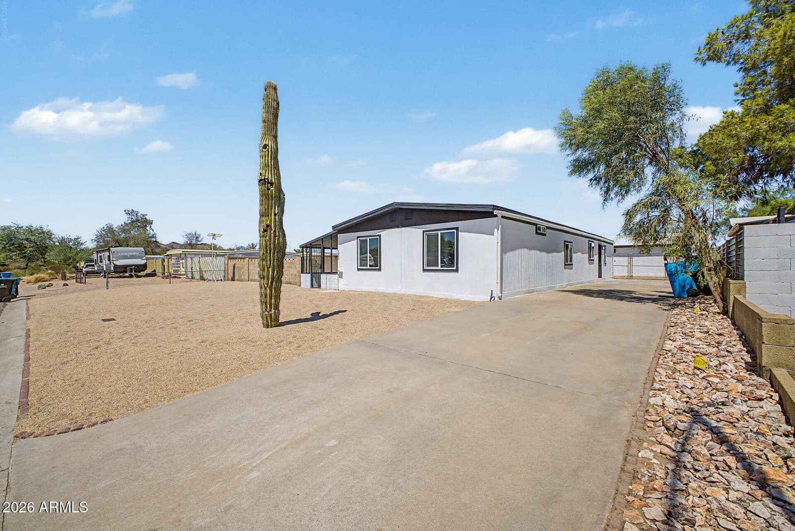 3622 W Abraham Lane, Glendale, AZ 85308 — photo 5 of 44