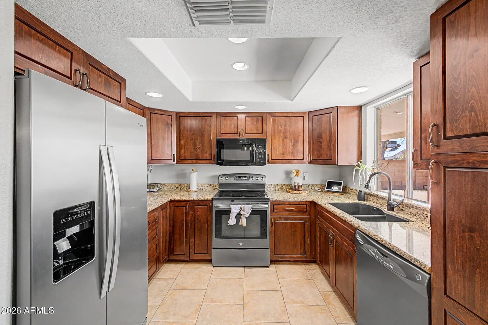 4642 N 87th Avenue, Phoenix, AZ 85037 — photo 11 of 32