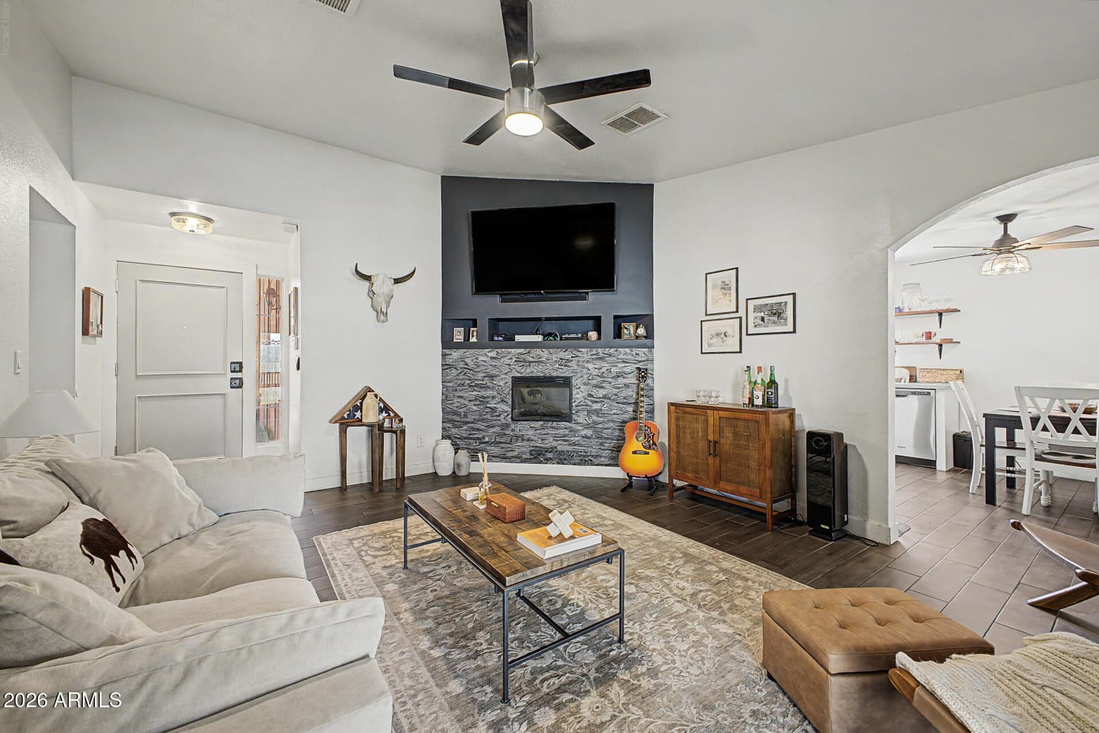 4640 N 77th Drive, Phoenix, AZ 85033 — photo 3 of 25