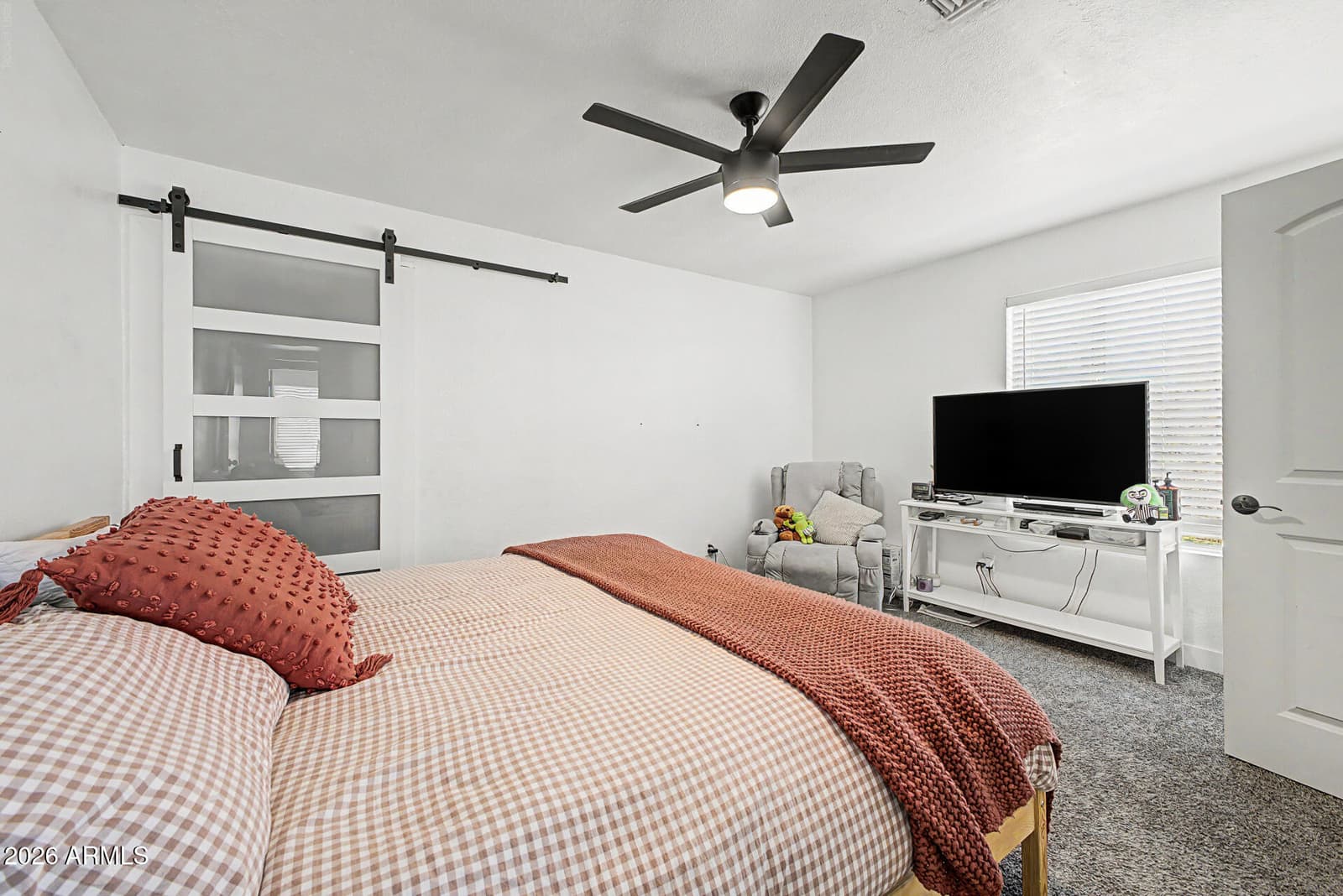 4640 N 77th Drive, Phoenix, AZ 85033 — photo 9 of 25