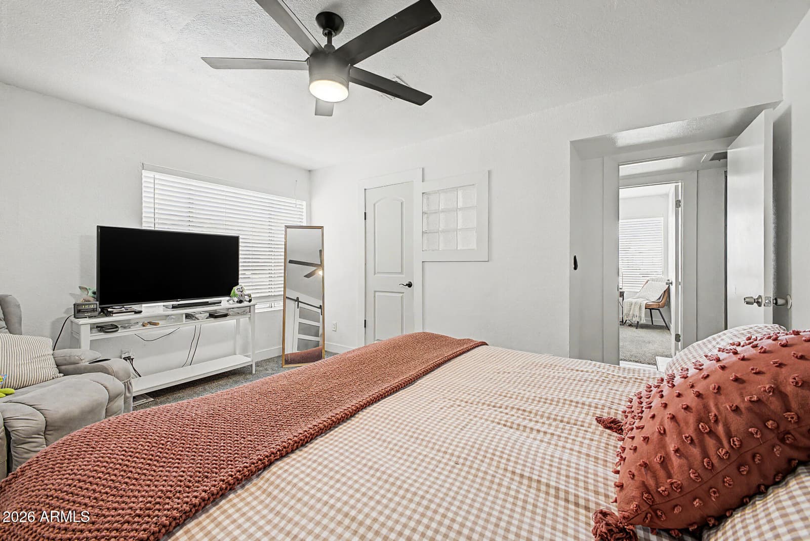 4640 N 77th Drive, Phoenix, AZ 85033 — photo 11 of 25