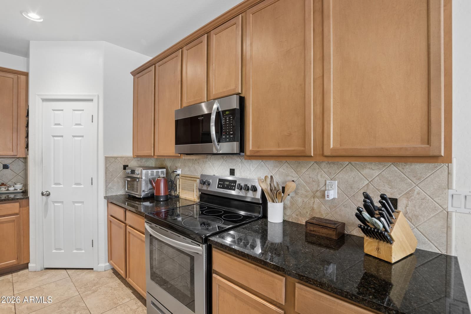 16398 W Sand Hills Road, Surprise, AZ 85387 — photo 7 of 32