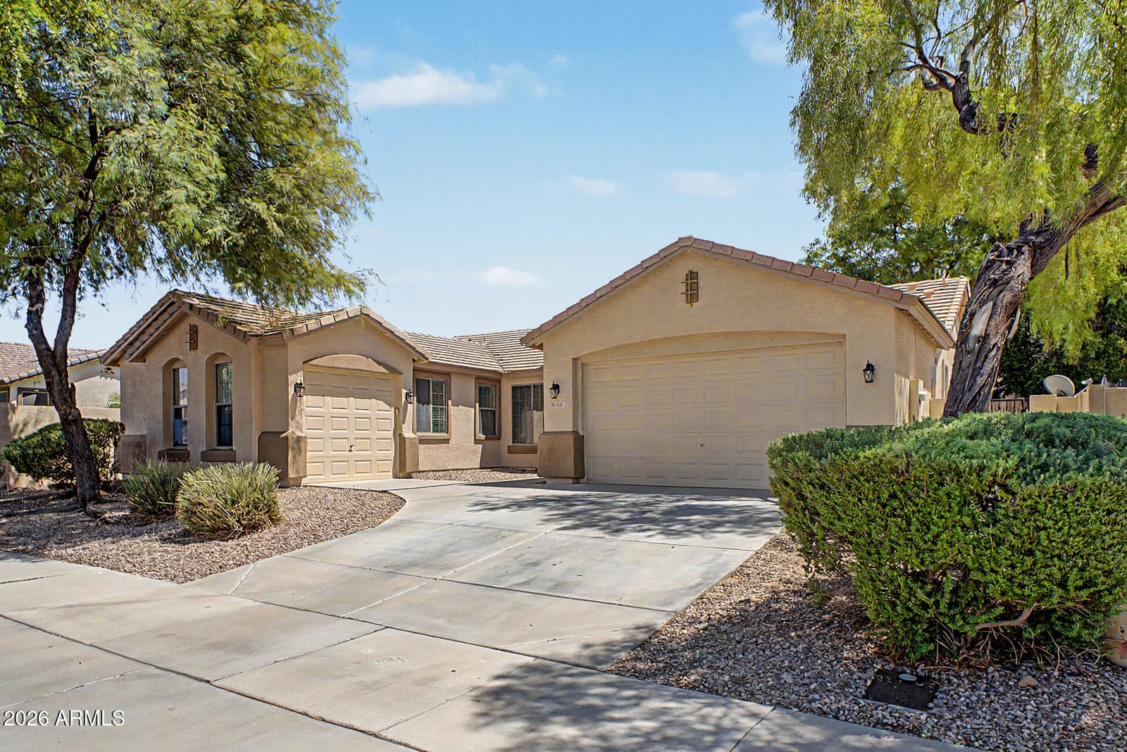 11217 N 157th Avenue, Surprise, AZ 85379 — photo 1 of 36