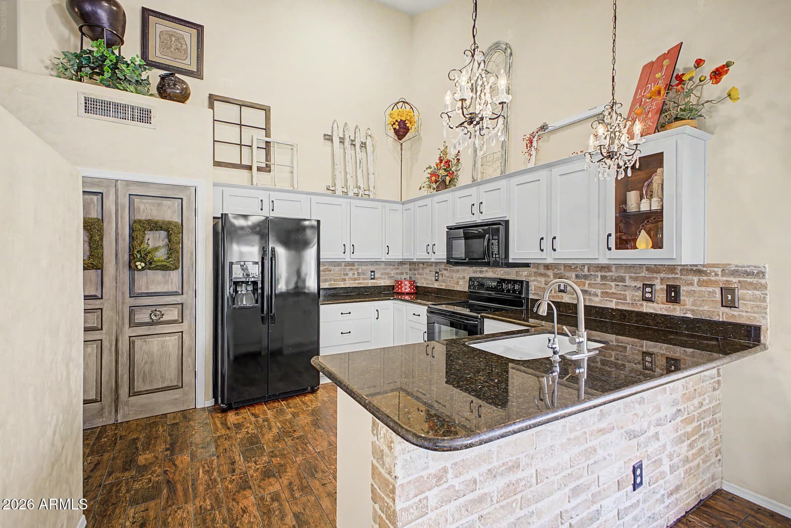 1013 N Arvada, Mesa, AZ 85205 — photo 4 of 27