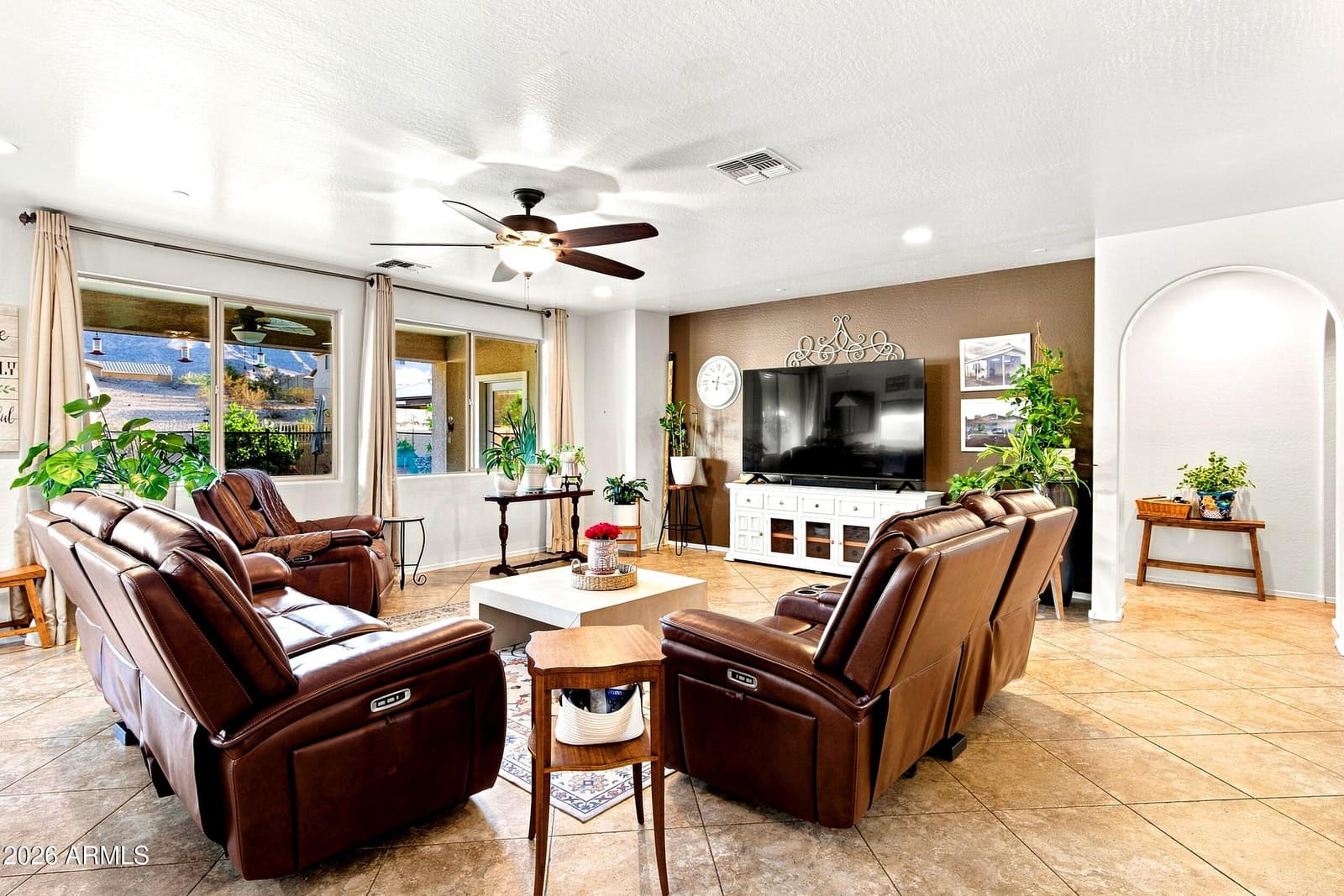 2429 W Hayduk Road, Phoenix, AZ 85041 — photo 5 of 33