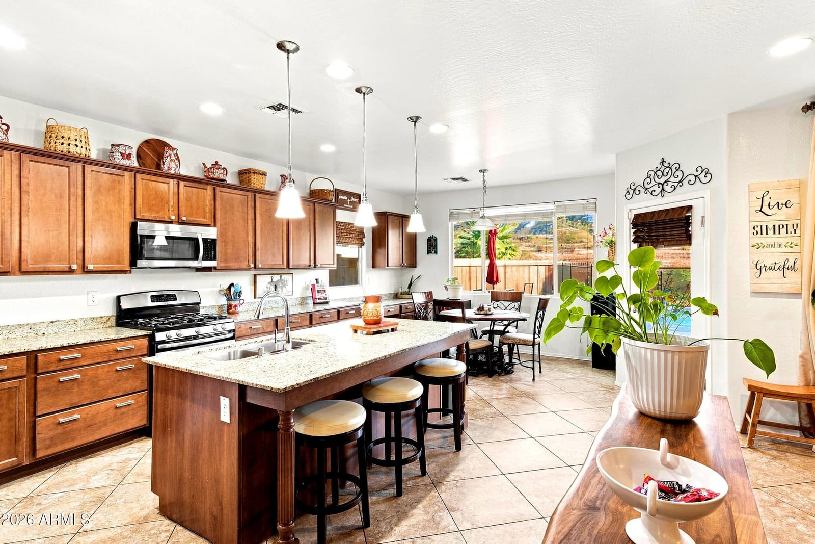 2429 W Hayduk Road, Phoenix, AZ 85041 — photo 8 of 33