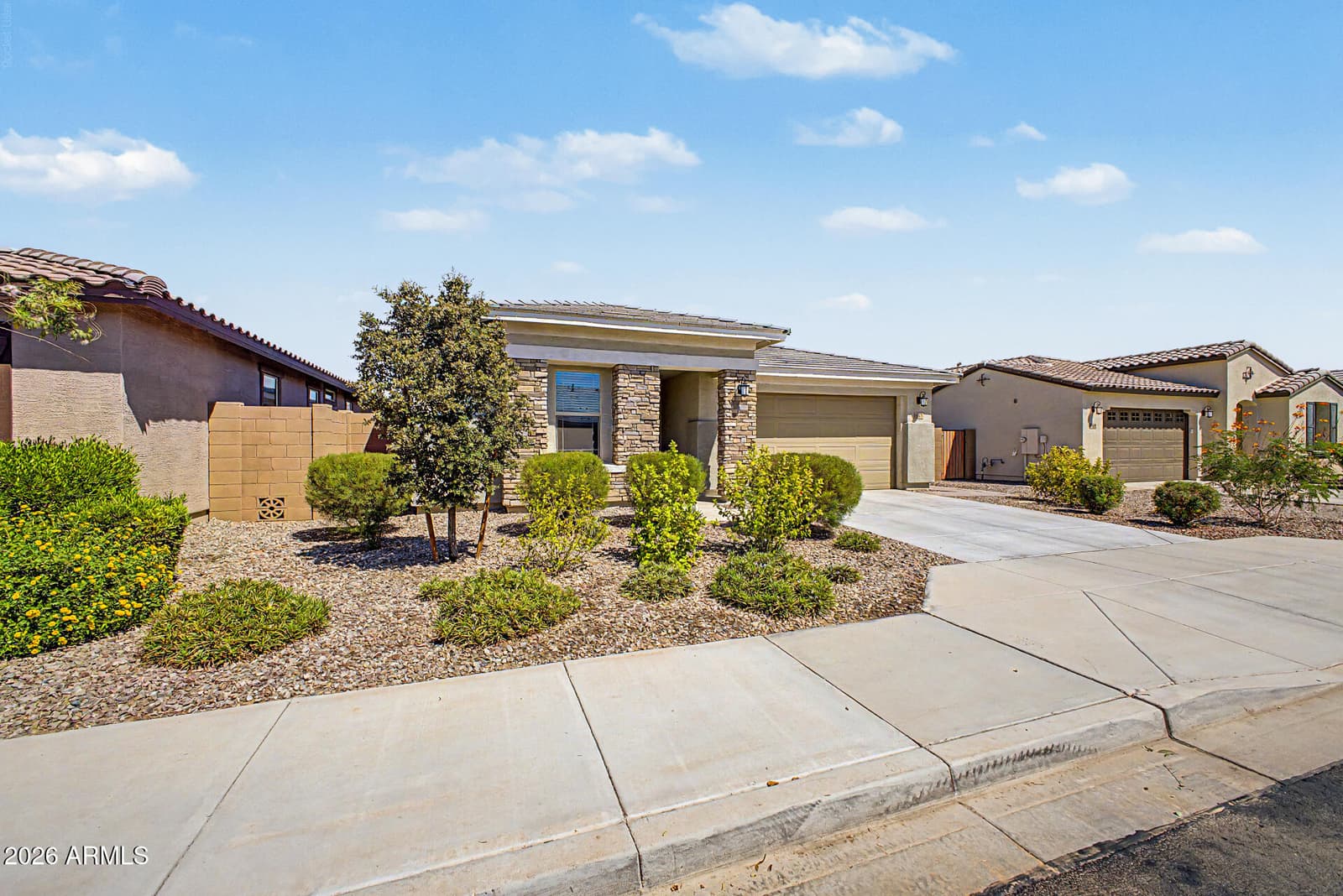 537 S Pheasant Drive, Gilbert, AZ 85296 — photo 5 of 39