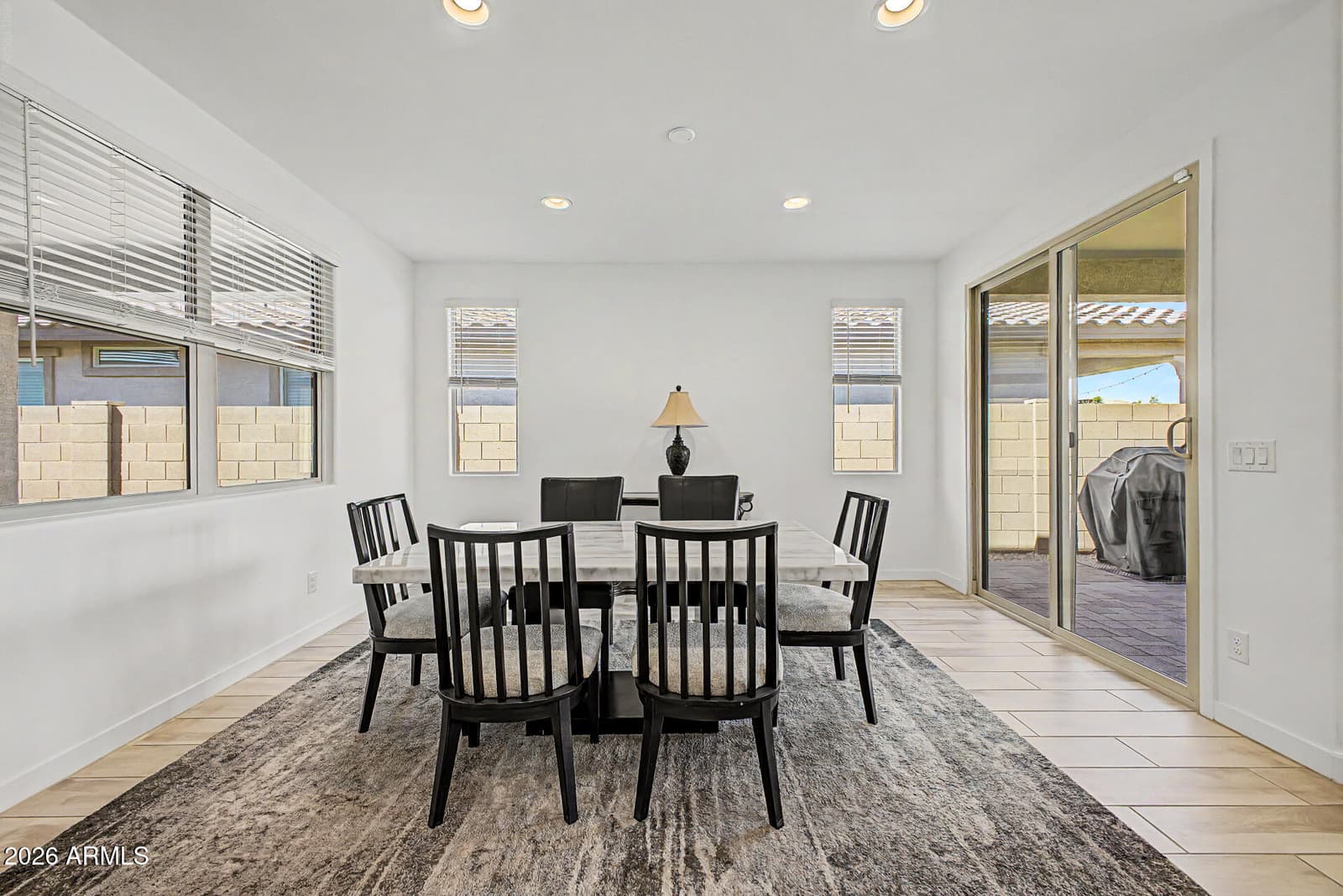 537 S Pheasant Drive, Gilbert, AZ 85296 — photo 10 of 39