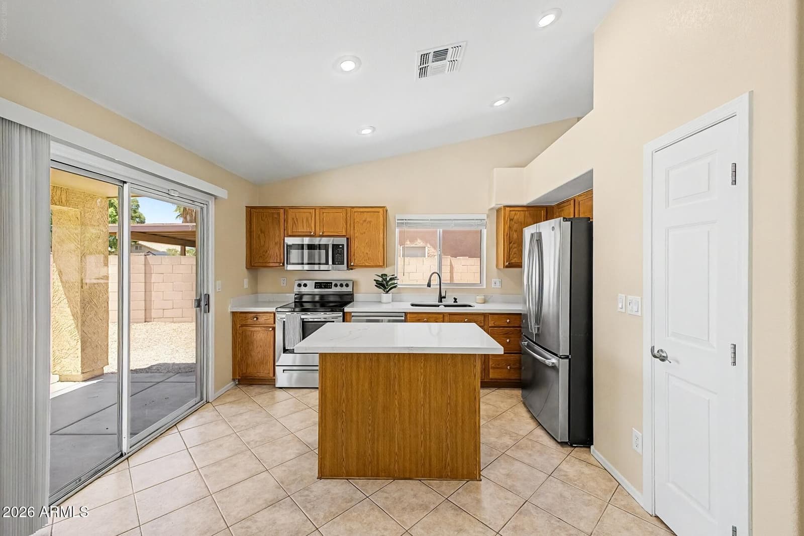 760 S Del Rancho, Mesa, AZ 85208 — photo 9 of 35