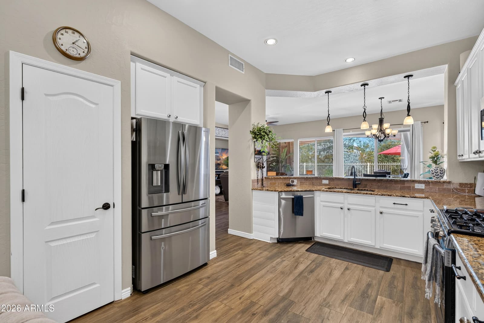5016 E Robin Lane, Phoenix, AZ 85054 — photo 11 of 46