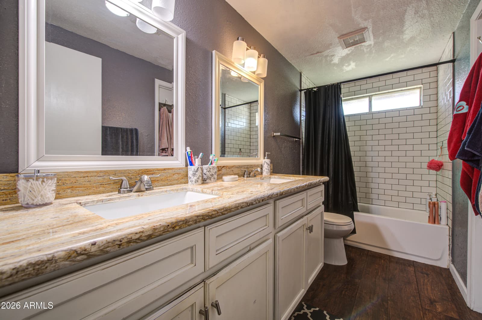 3642 N 72nd Drive, Phoenix, AZ 85033 — photo 6 of 42