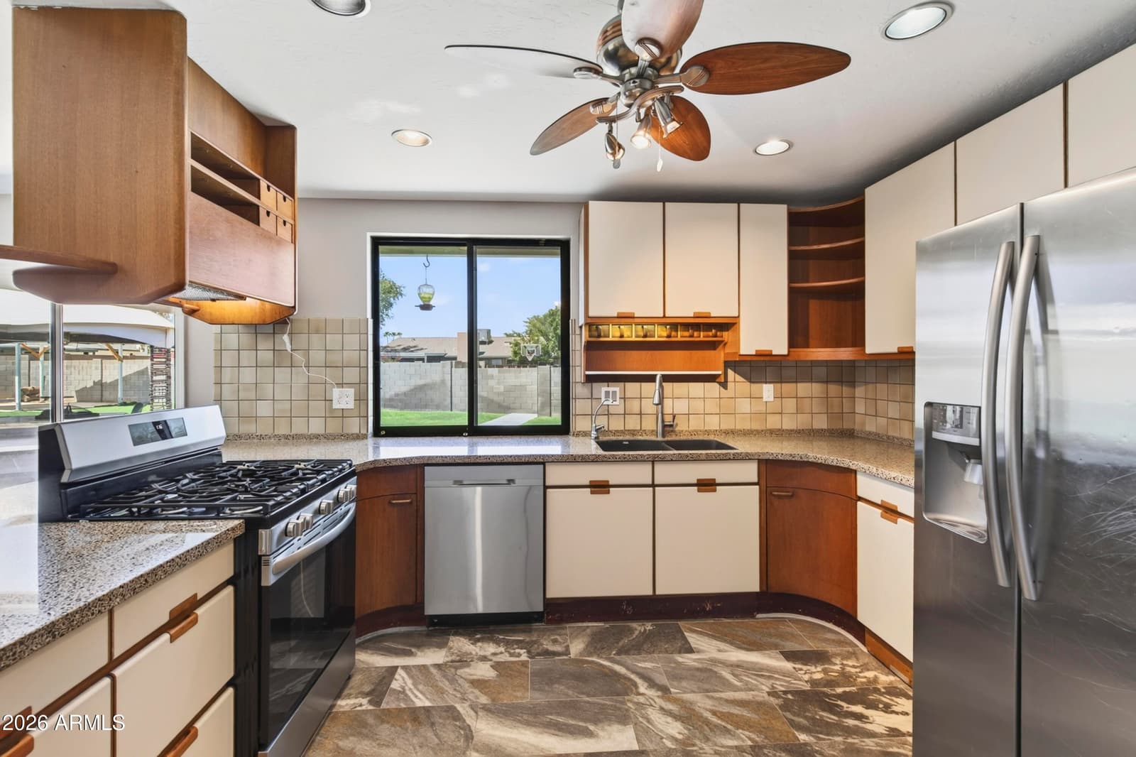 10250 N 26th Place, Phoenix, AZ 85028 — photo 12 of 55