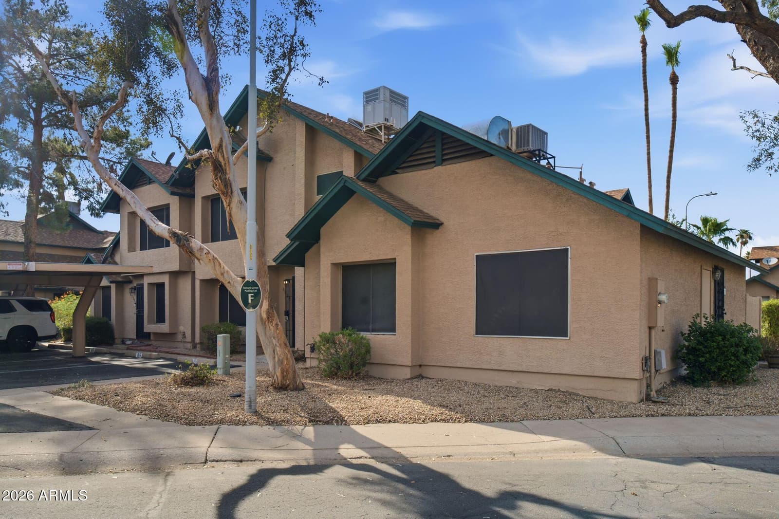 8028 N 48th Avenue, Glendale, AZ 85302 — photo 4 of 27