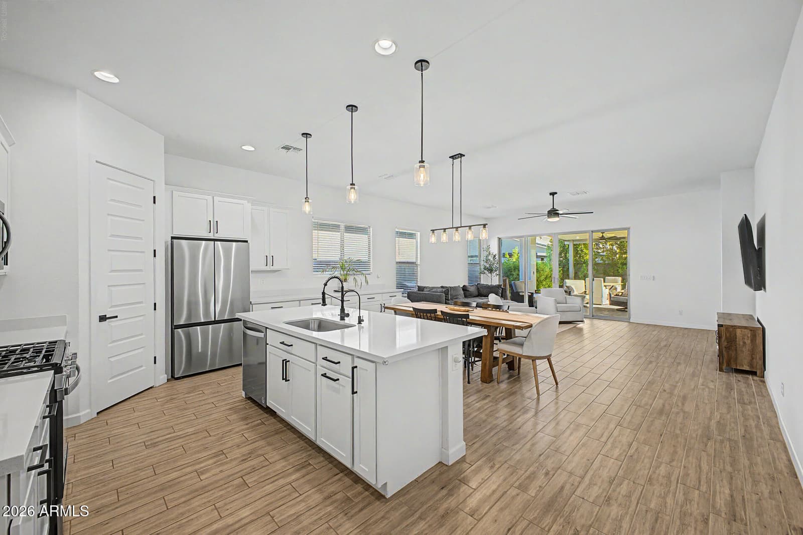 11303 E UTAH Avenue, Mesa, AZ 85212