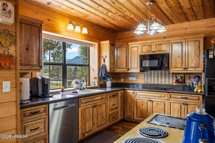 192 County Road 2180, Nutrioso, AZ 85932 — photo 11 of 54