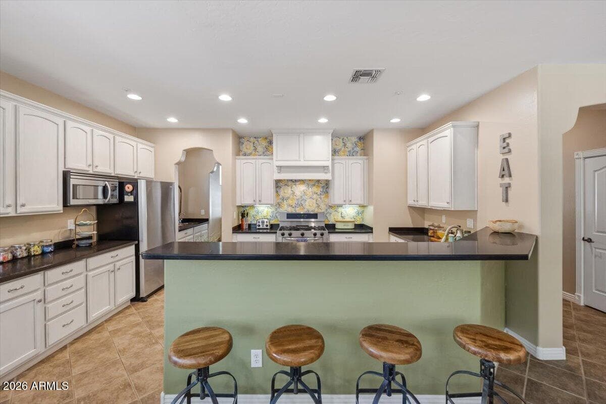 1386 S Pecan Street, Gilbert, AZ 85296 — photo 3 of 40