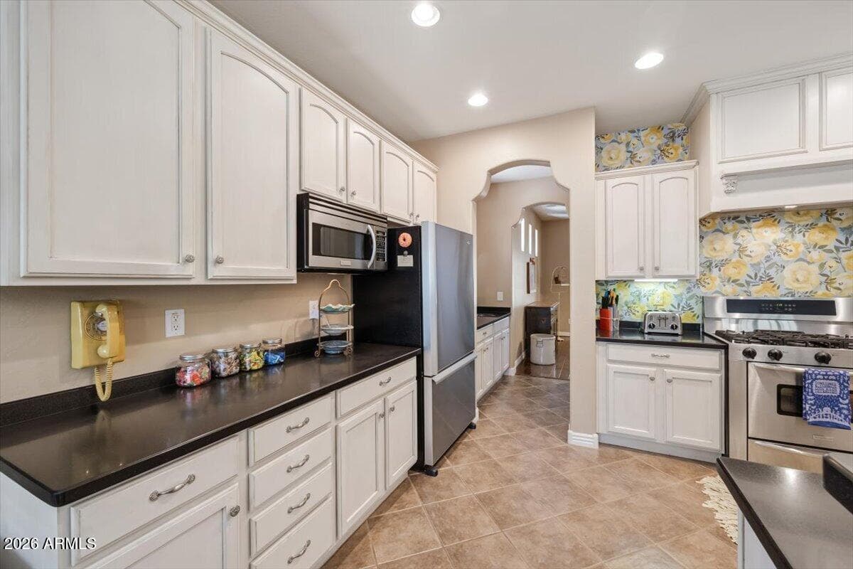 1386 S Pecan Street, Gilbert, AZ 85296 — photo 14 of 40
