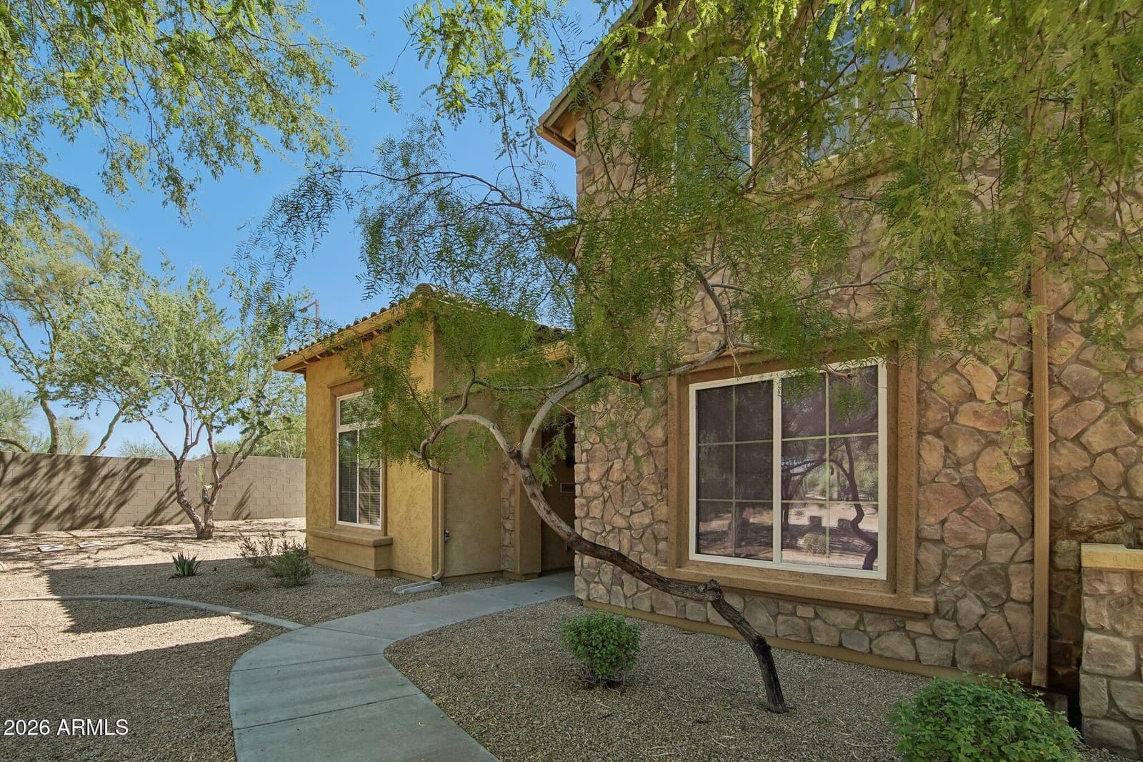 3866 E Cat Balue Drive, Phoenix, AZ 85050 — photo 4 of 41