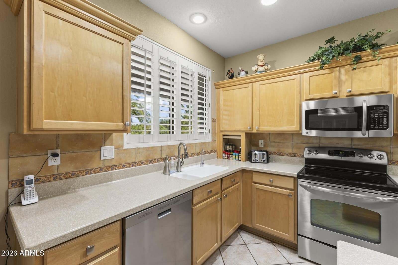18503 N Sunray Court, Surprise, AZ 85374 — photo 4 of 123