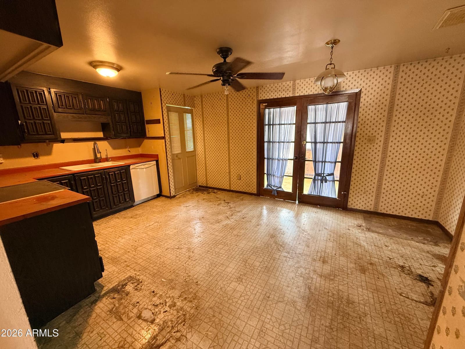 1543 W Surrey Avenue, Phoenix, AZ 85029 — photo 4 of 16