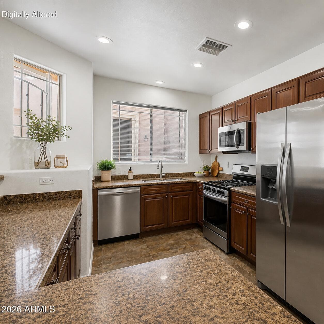 7523 S 30th Run, Phoenix, AZ 85042 — photo 10 of 34