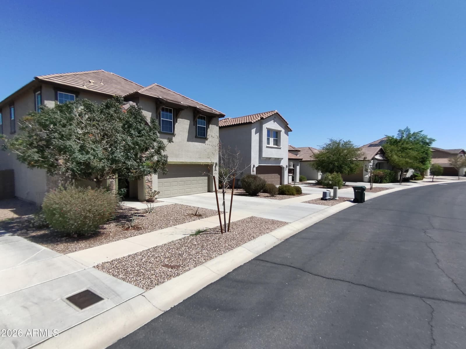 820 E Constance Way, Phoenix, AZ 85042 — photo 6 of 58