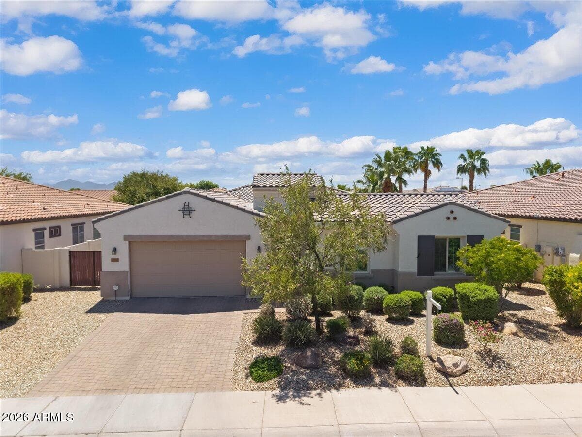 15737 W Wilshire Drive, Goodyear, AZ 85395 — photo 3 of 41