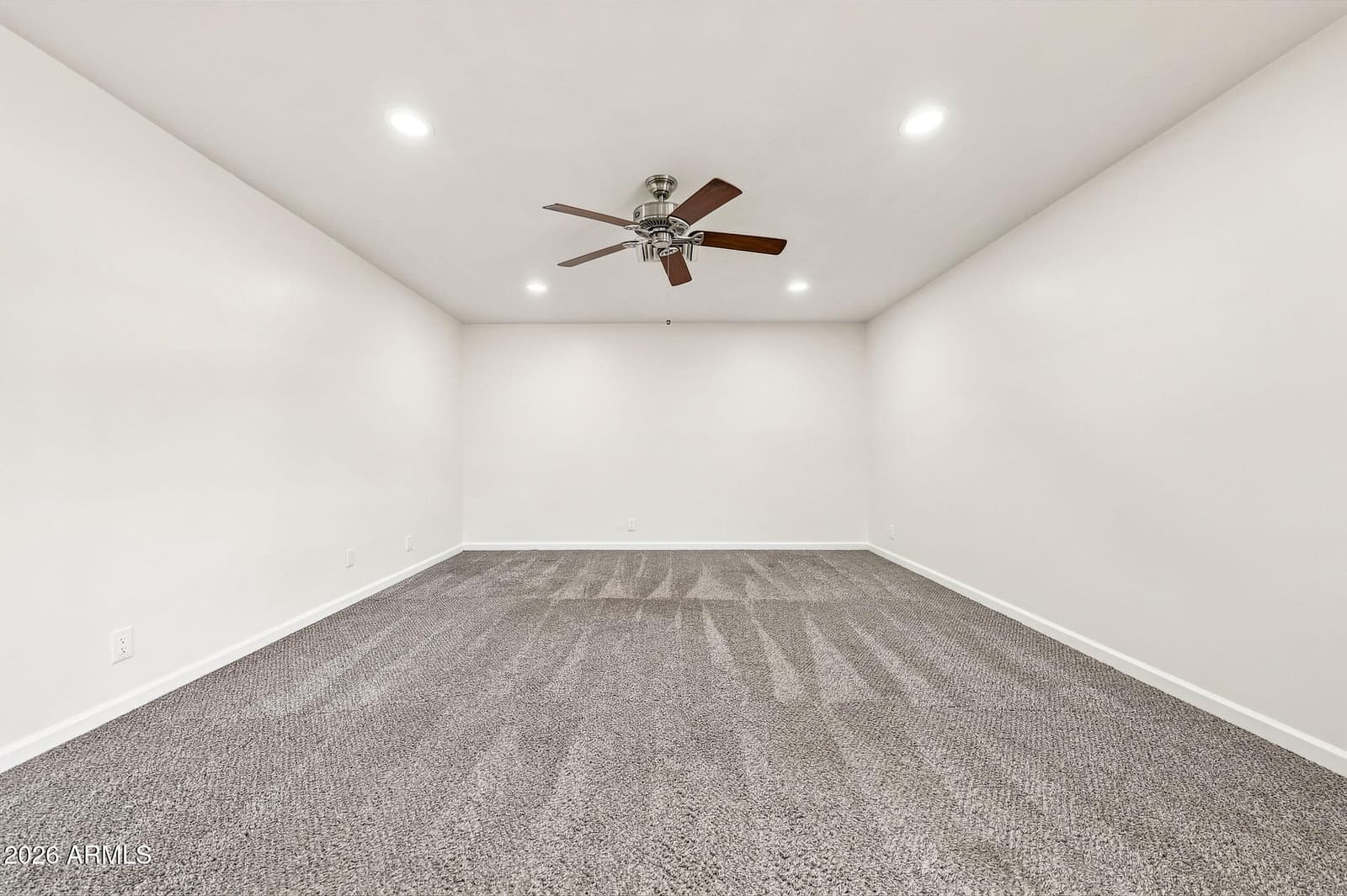1041 W Kilarea Avenue, Mesa, AZ 85210 — photo 10 of 39