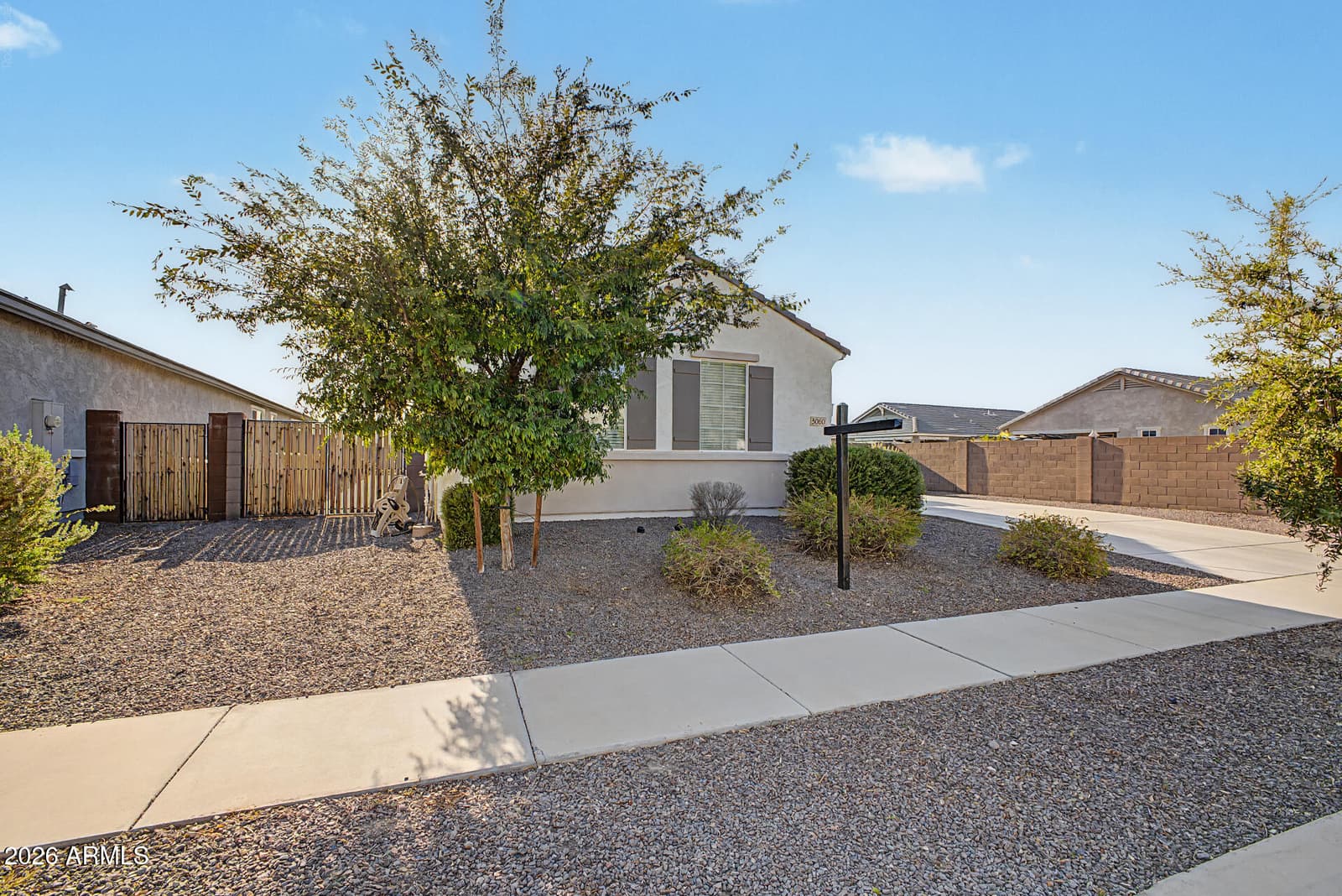 5060 N 84th Drive, Glendale, AZ 85305 — photo 3 of 42