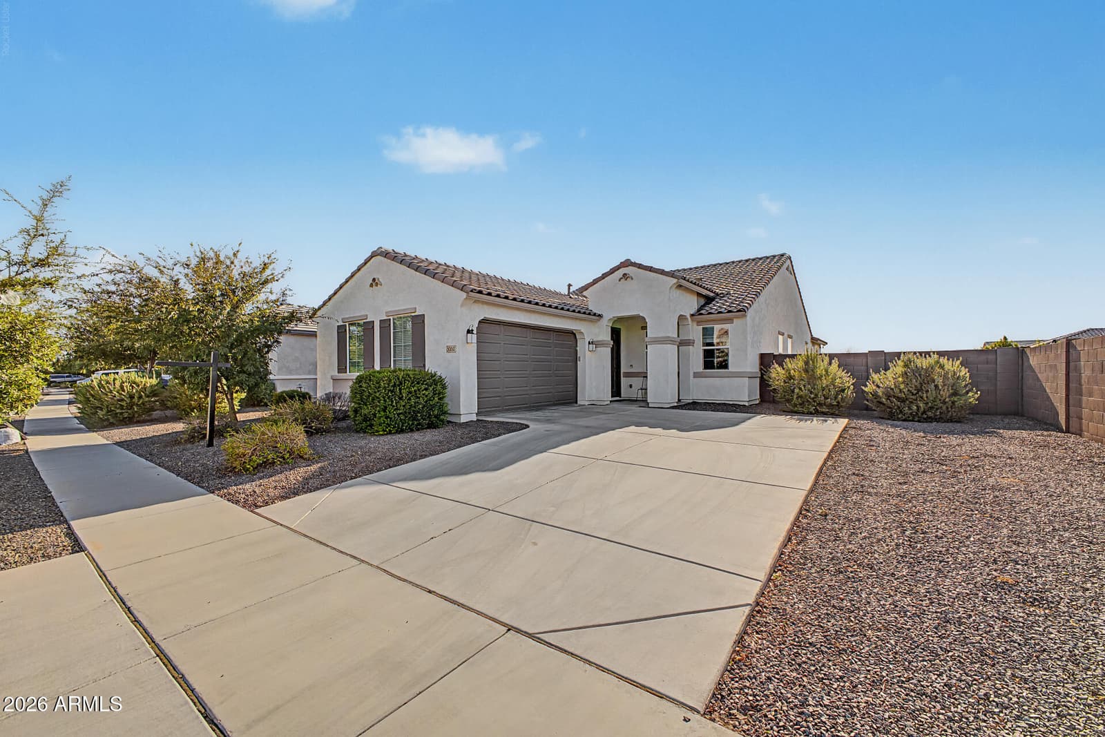 5060 N 84th Drive, Glendale, AZ 85305 — photo 5 of 42