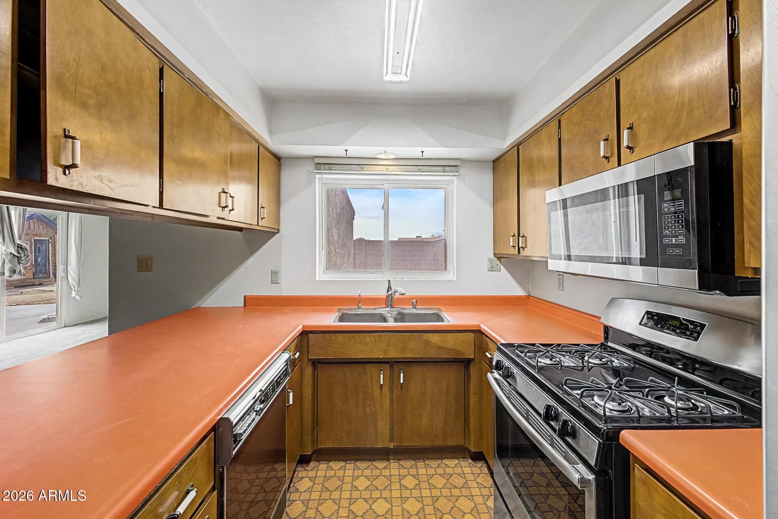 10065 W Heather Drive, Arizona City, AZ 85123 — photo 16 of 41