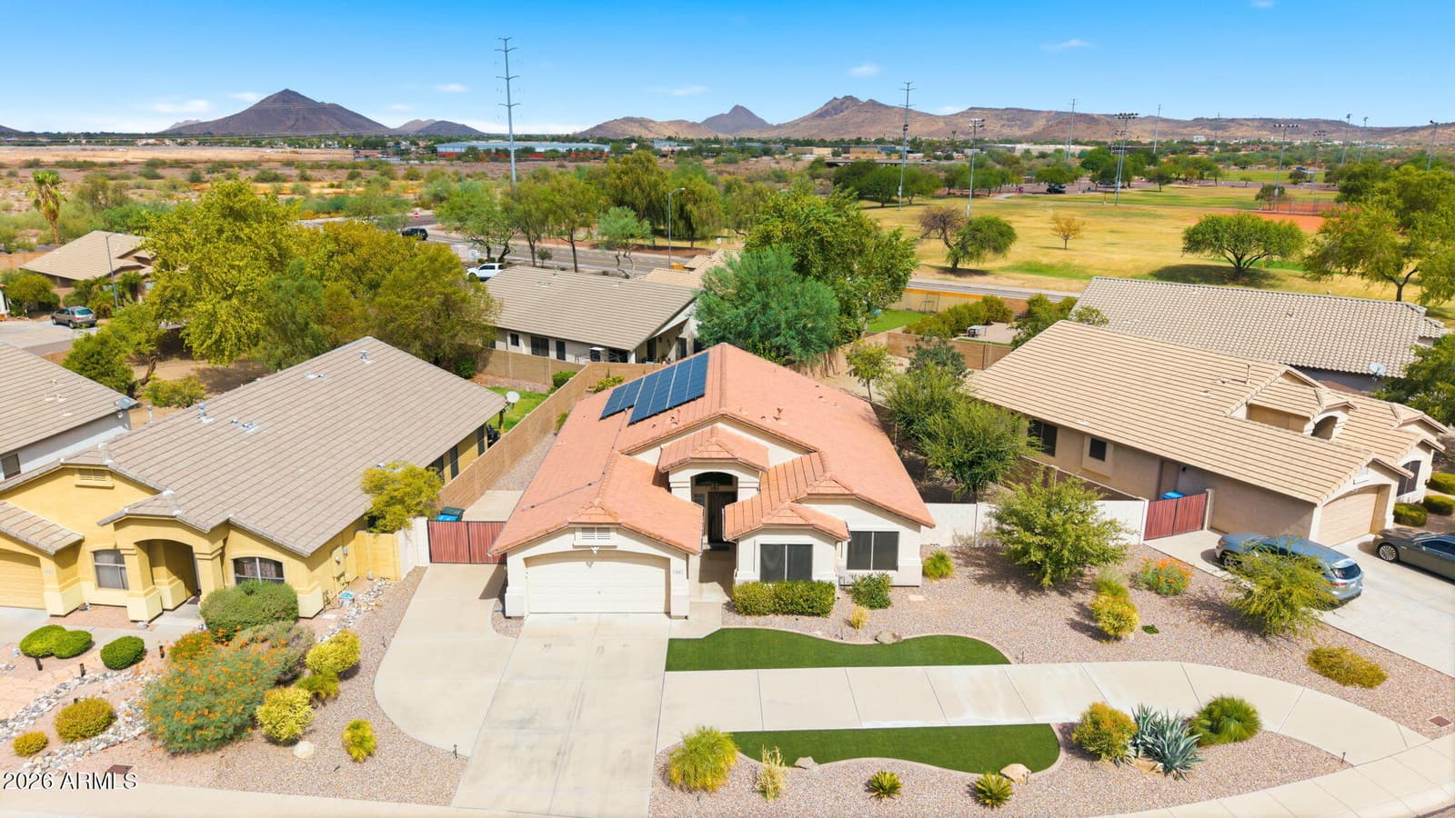 3416 W Patrick Lane, Phoenix, AZ 85027 — photo 4 of 61