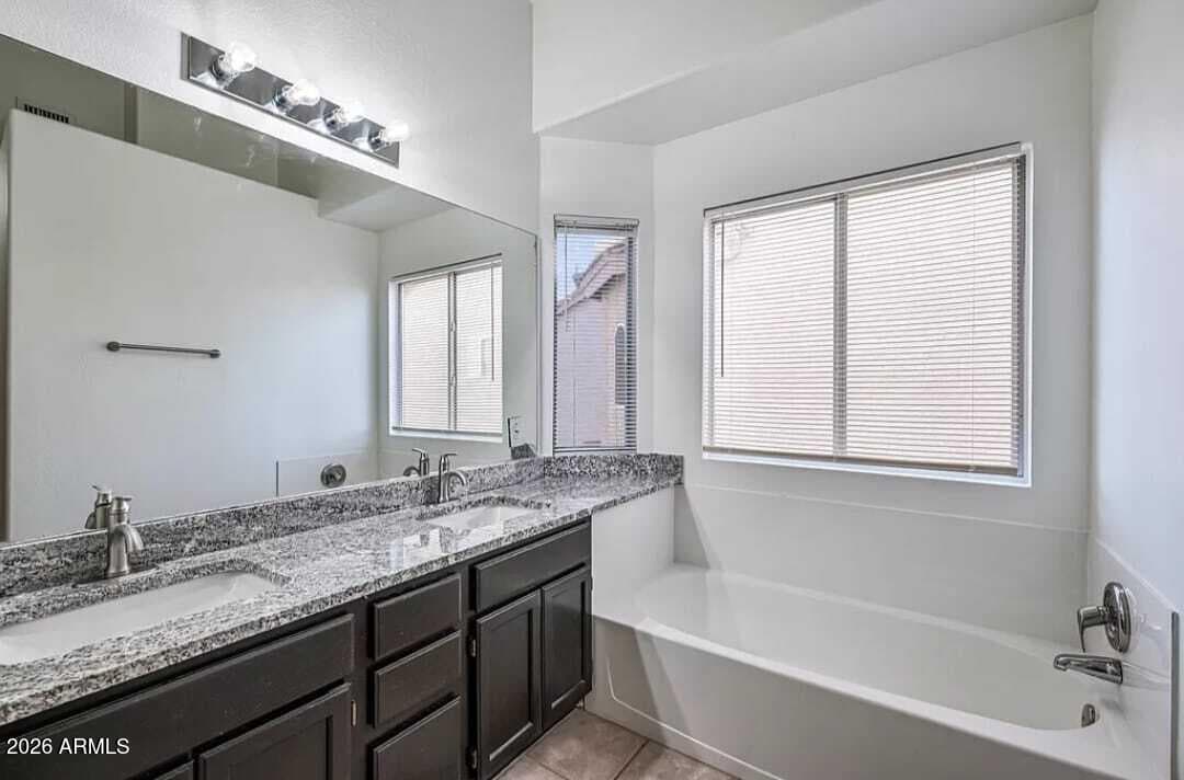 3222 E Wickieup Lane, Phoenix, AZ 85050 — photo 18 of 32