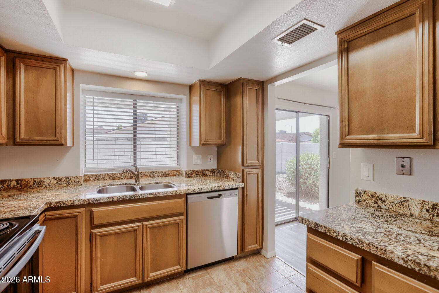 415 W Grandview Road, Phoenix, AZ 85023 — photo 7 of 29