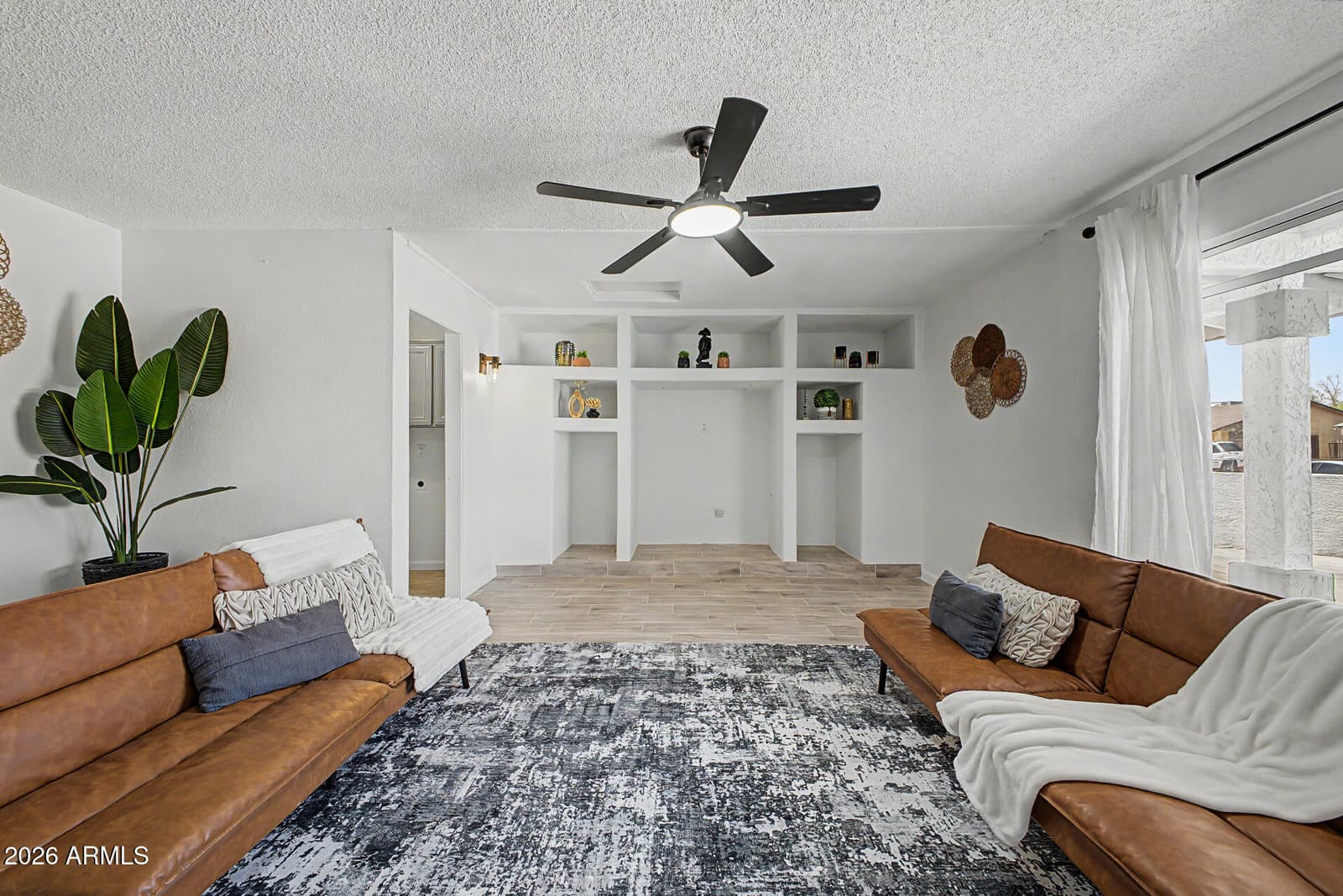 2025 W Mobile Lane, Phoenix, AZ 85041 — photo 9 of 37