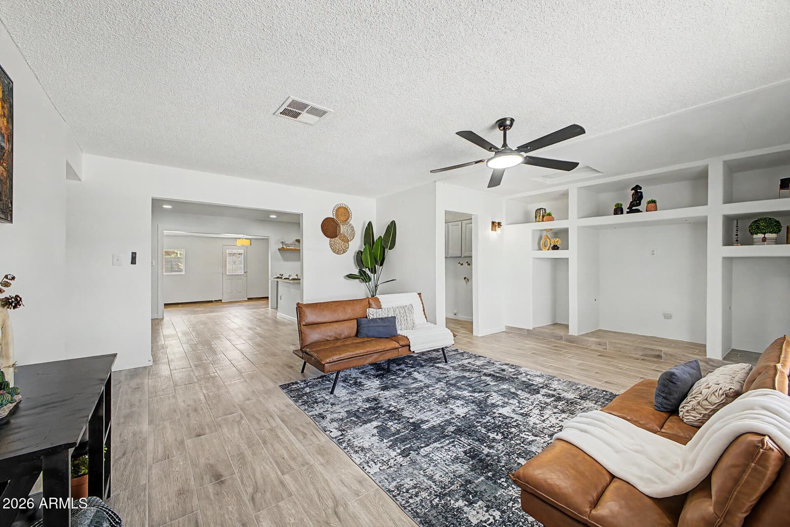 2025 W Mobile Lane, Phoenix, AZ 85041 — photo 10 of 37