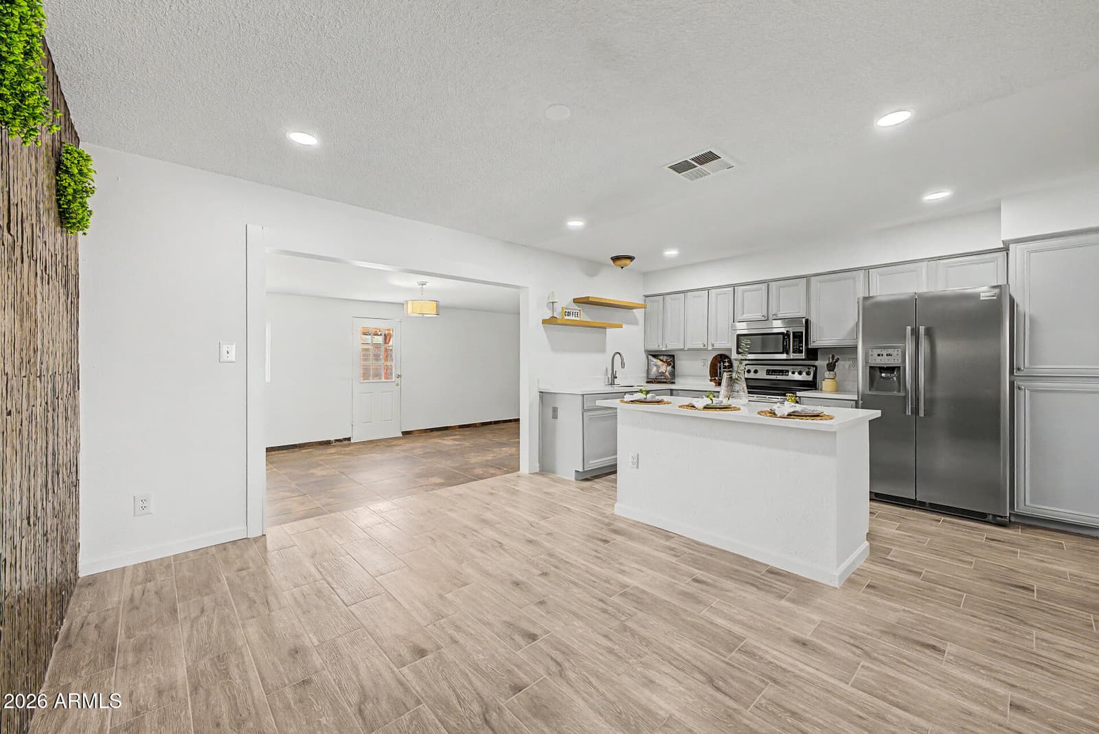 2025 W Mobile Lane, Phoenix, AZ 85041 — photo 14 of 37