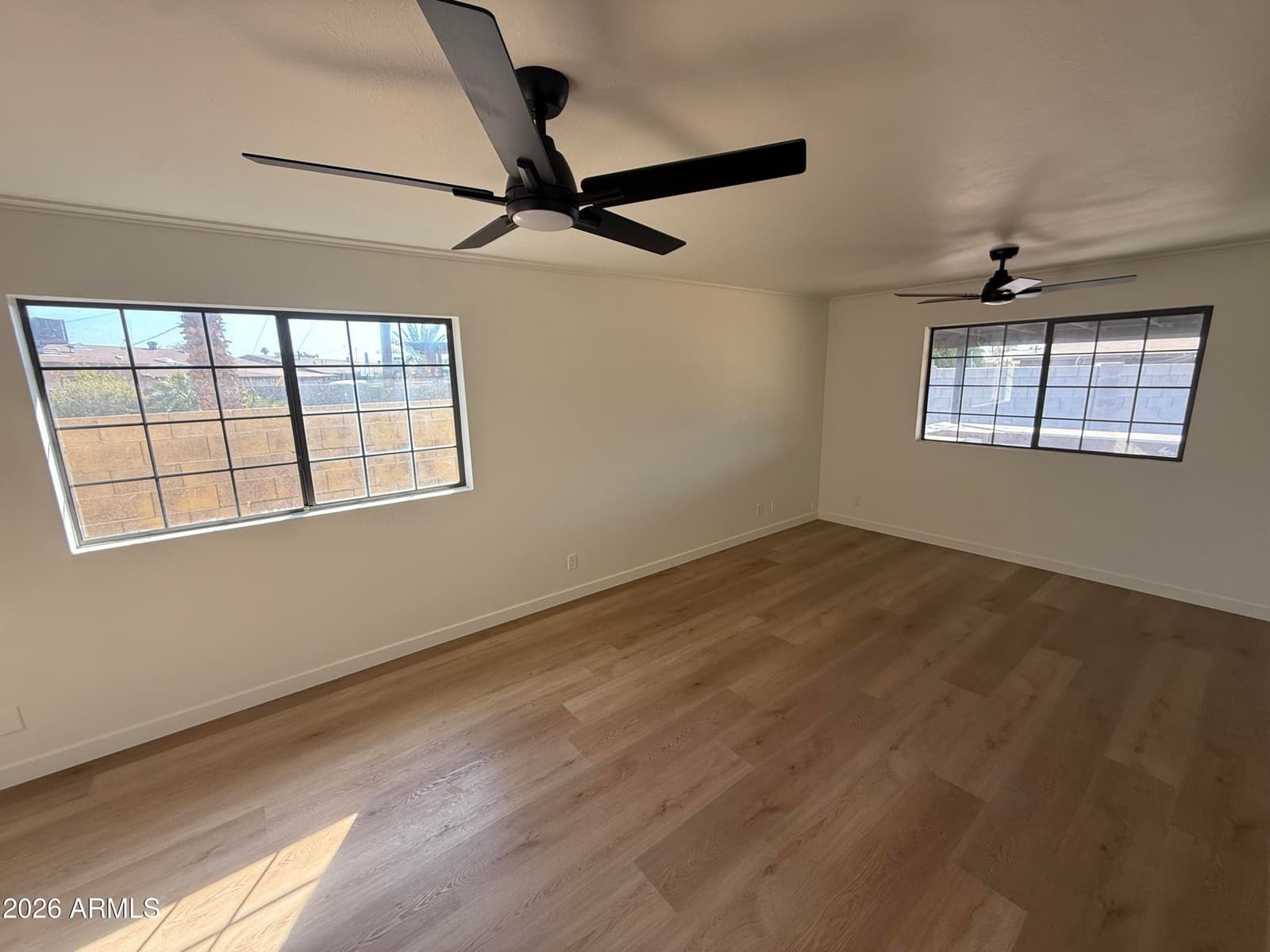 3946 W Northview Avenue, Phoenix, AZ 85051 — photo 4 of 11