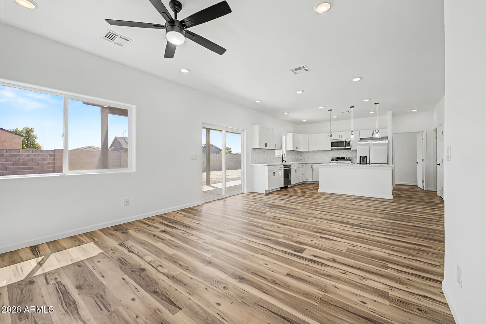 14733 S Diablo Road, Arizona City, AZ 85123 — photo 10 of 33