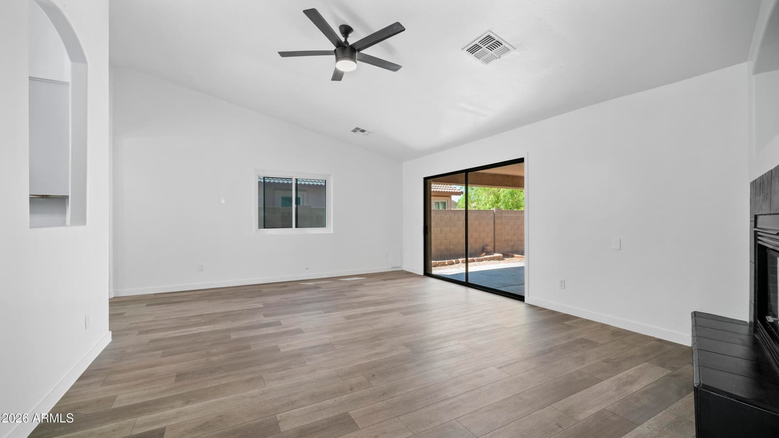 21570 N Greenway Road, Maricopa, AZ 85138 — photo 3 of 34