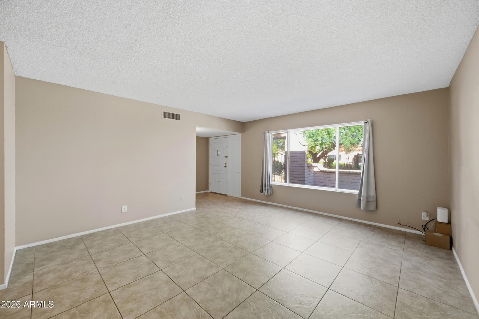 520 N Hobson Plaza, Mesa, AZ 85203 — photo 5 of 46