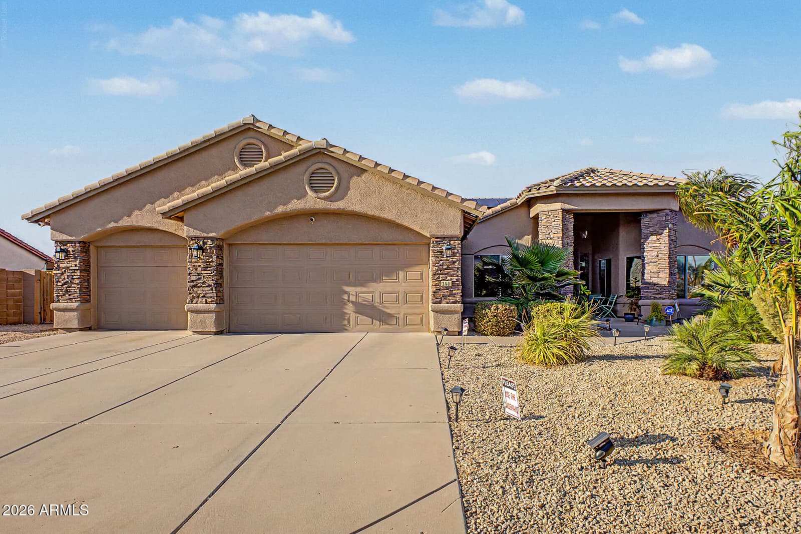 240 E Pebble Trail, Casa Grande, AZ 85122 — photo 6 of 54