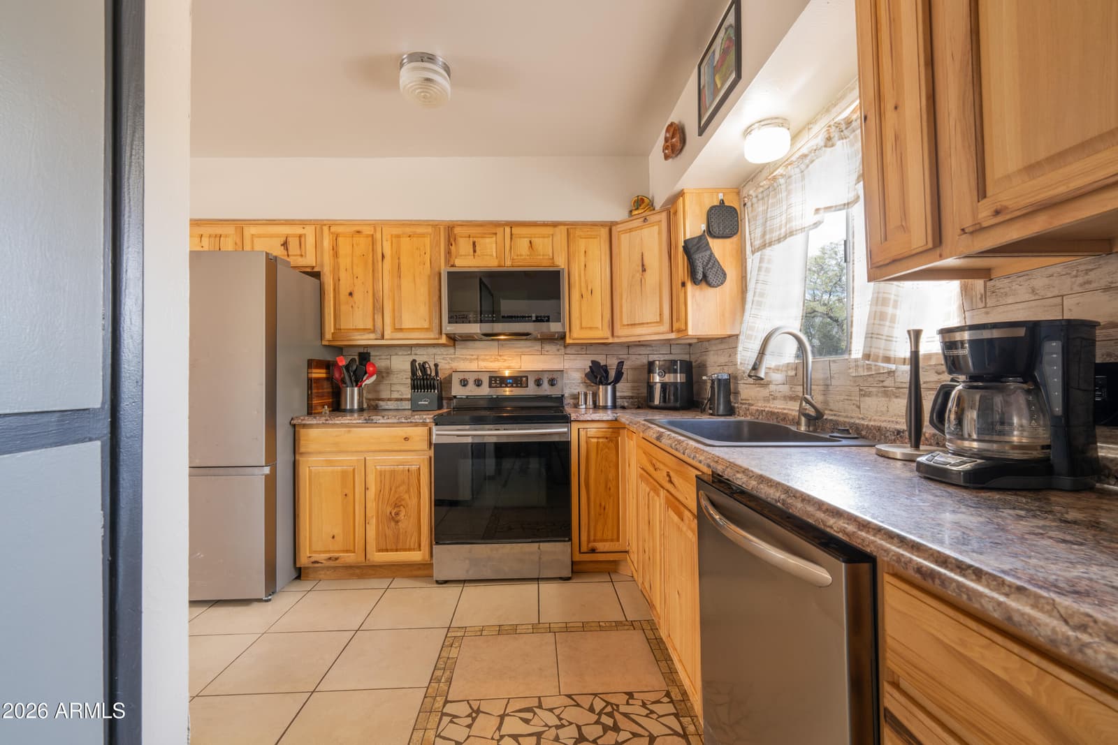 1036 S Chaparral Circle, Sierra Vista, AZ 85635 — photo 11 of 19